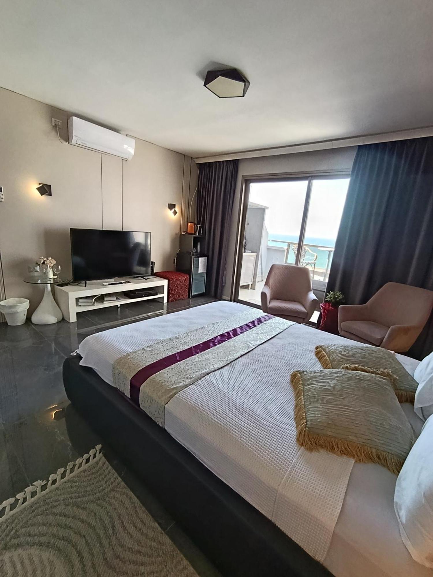 Penthouse Apartment On The Beach บัตยัม ภายนอก รูปภาพ